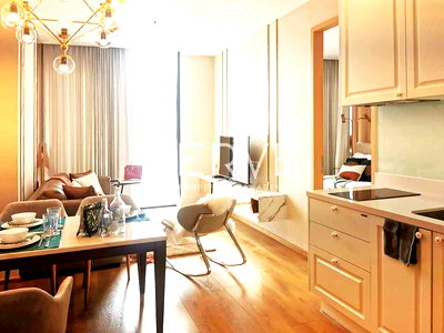 ขายคอนโด : Luxury Style Corner Unit 1 Bed with Bathtub & Washlet Good Location in Phrom Phong Area Close to BTS-Noble BE33