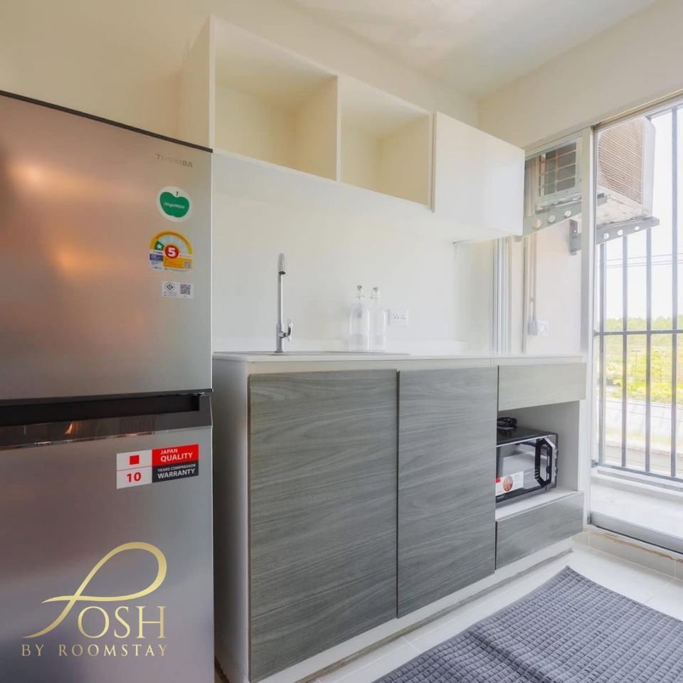 D Condo Mine, newly renovated, fully furnished with appliances, ready to move in. - image 2