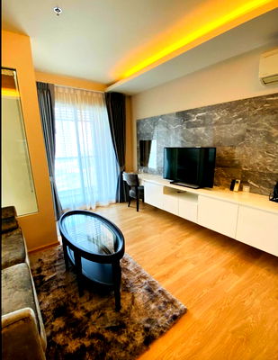 Condos for rent :  H Sukhumvit43. 1bed 45sqm. Line id: @pfagent
