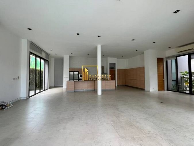 4-bed house for rent, 450 sqm, 100 sq wah, Khlong Toei