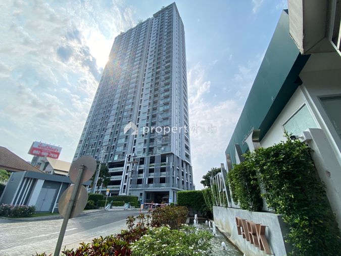 Supalai Park Talat Phlu Station