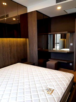 Condos for sale : Ashton Chula Silom【𝐒𝐄𝐋𝐋 & 𝐑𝐄𝐍𝐓】🔥Life is classy. Luxurious city center With spacious space and complete built-ins🔥 Contact Line ID: @hacondo