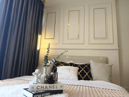 the base rama9 Luxury condo, newly renovated room, ready to move in, beautiful. Buy today, free complete electrical appliances.