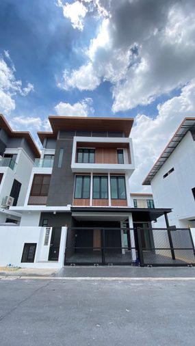 THE AVA RESIDENCE บ้านเดียว LUXURY Modern Tropical บนนถนนสุขุมวิท 77