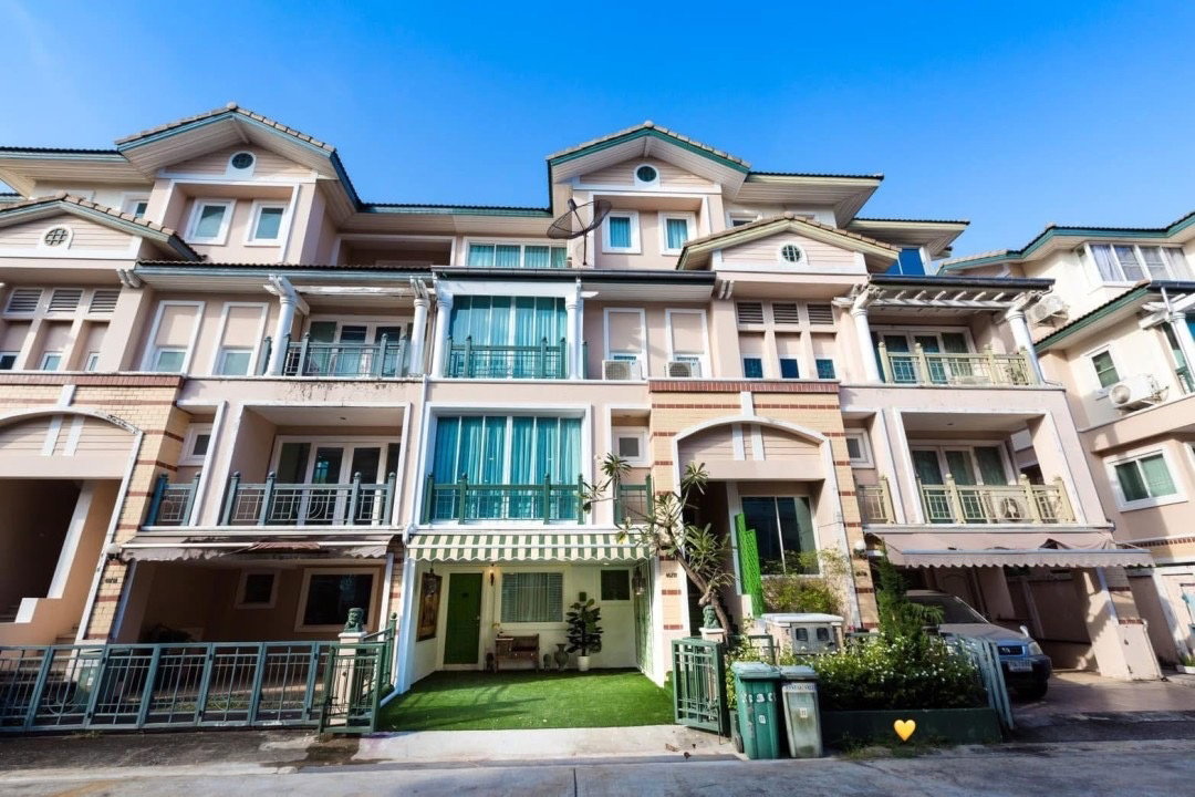 4-storey townhome for rent, luxury style, newly renovated luxury house, near Central Eastville / CDC Praditmanutham 19 💰 Rent 99,000 baht/month