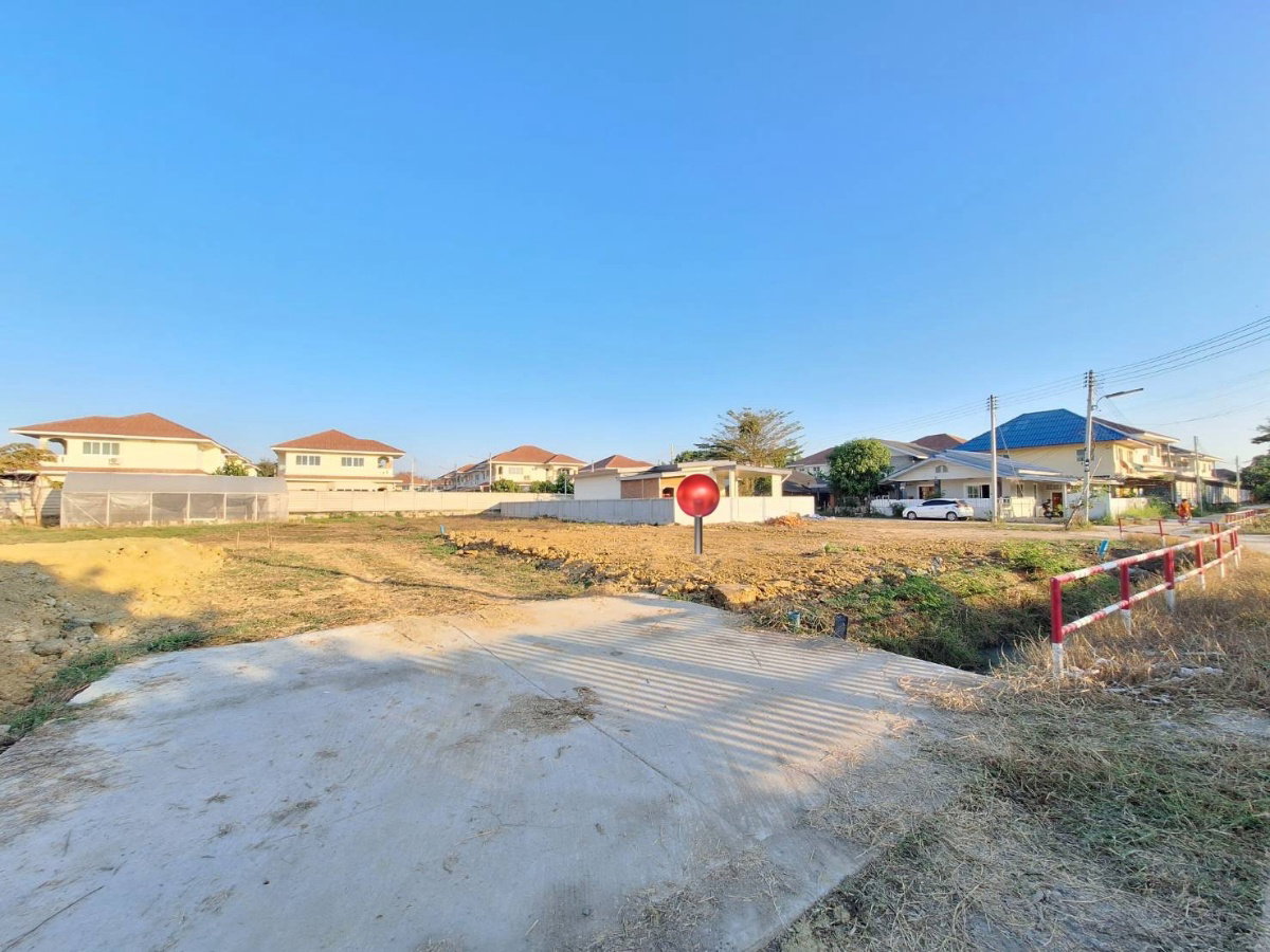 ที่ดินถมแล้วพร้อมสร้างบ้าน เชียงใหม่-สันกำแพง ใกล้แยกบ่อสร้าง  เนื้อที่ 65.8 ตร.ว. 13,000