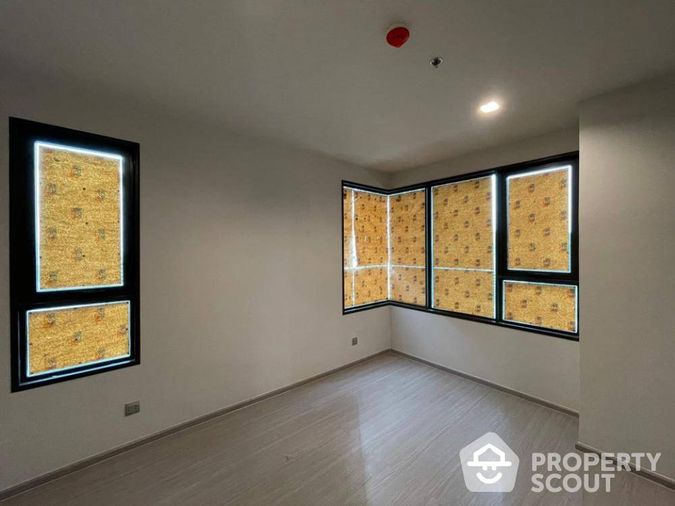 2-BR Condo at Life Ladprao near BTS Ha Yaek Lat Phrao (ID 2067974)