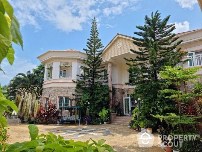 6-BR Villa in Cha-Am (ID 2068104)