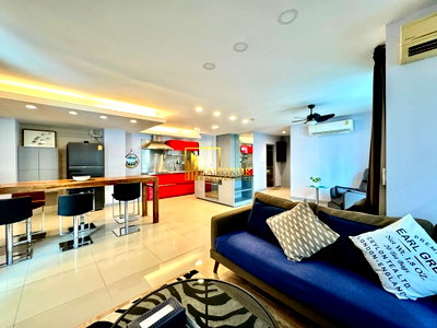คอนโดให้เช่า :  The Clover - Fantastic 3 Bedroom Condo in Thong Lo - BR19286CD
