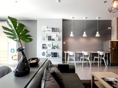 Condos for rent King's College International School Bangkok : Newly renovated Studio near Sathorn, Narathiwas 45 sqm. - Fully Furnished