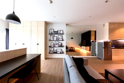 Condos for rent King's College International School Bangkok : Newly renovated Studio near Sathorn, Narathiwas 45 sqm. - Fully Furnished