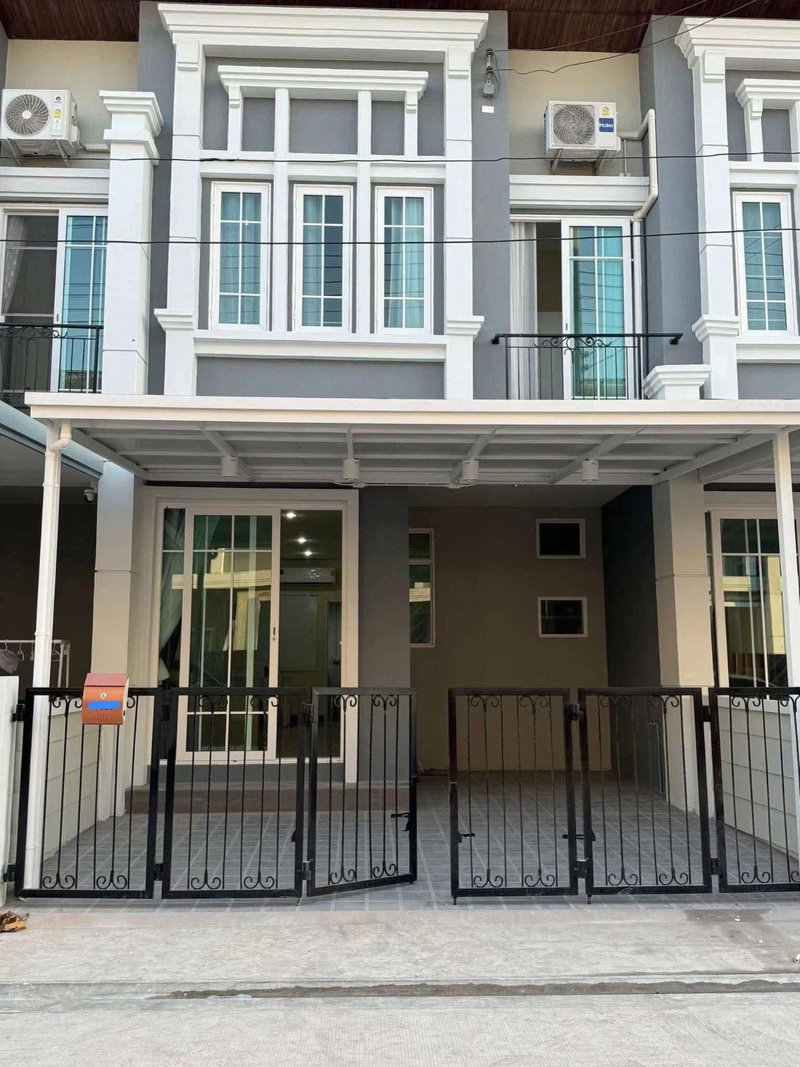 ทาวน์โฮมให้เช่า : โกลเด้นทาวน์ - รวมโชค 3ห้องนอน 2ห้องน้ำ 117 ตร.ม. (ID:281HR)