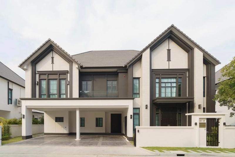 Houses for sale : 📲Line ID @556ryccg 🏡Big house 500 sqm 5 Bedroom+1 Maid room The City Bangna2 Fully furnished near IKEA & Suvarnabhumi Airport