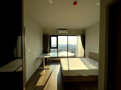 Condos for rent : Urgent rent!! Very good price Chapter One Flow Bangpo