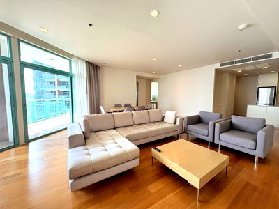 Condos for rent Assumption Convent Silom School : LTH12122 – Chatrium Hotel Riverside Bangkok FOR RENT Size 200 sqm. 3 beds 3 baths Near BTS Saphan Taksin Station ONLY 140K/Month