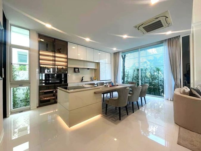 ให้เช่าบ้านเดี่ยว 4 ห้องนอน 380 ตร.ม. 75 ตร.ว. วีเว่ เอกมัย - รามอินทรา