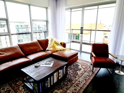 คอนโดให้เช่า : Penthouse Condo III - Stunning 3 Bedroom For Rent in Ekkamai - BR15720CD