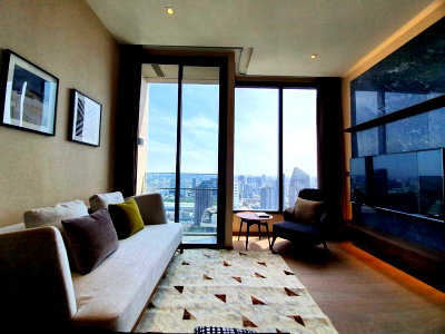 Condos for rent : Renting The Esse Asoke on high floor fully fur