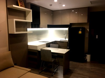 Condos for rent : Code: KJ5678  for rent 333 Riverside // Line ID: @kjcondo (with @) //