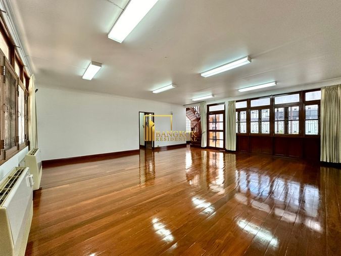 3-bed house for rent, 300 sqm, 75 sq wah, Watthana