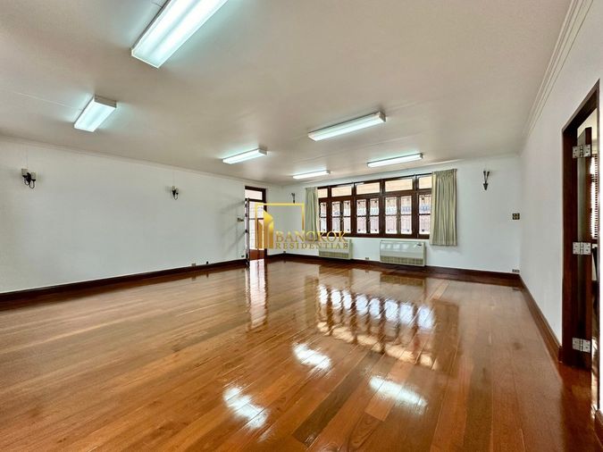 3-bed house for rent, 300 sqm, 75 sq wah, Watthana