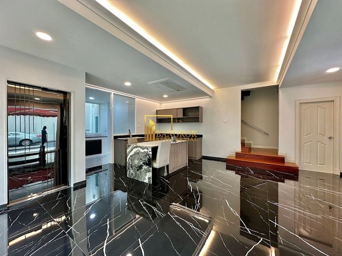 4-bed townhouse for rent, 320 sqm, 80 sq wah, Baan Klang Krung Thonglor