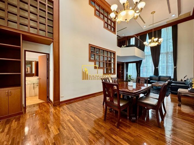 ให้เช่าทาวน์โฮม 4 ห้องนอน 300 ตร.ม. 26 ตร.ว. บ้านกลางกรุง ทองหล่อ
