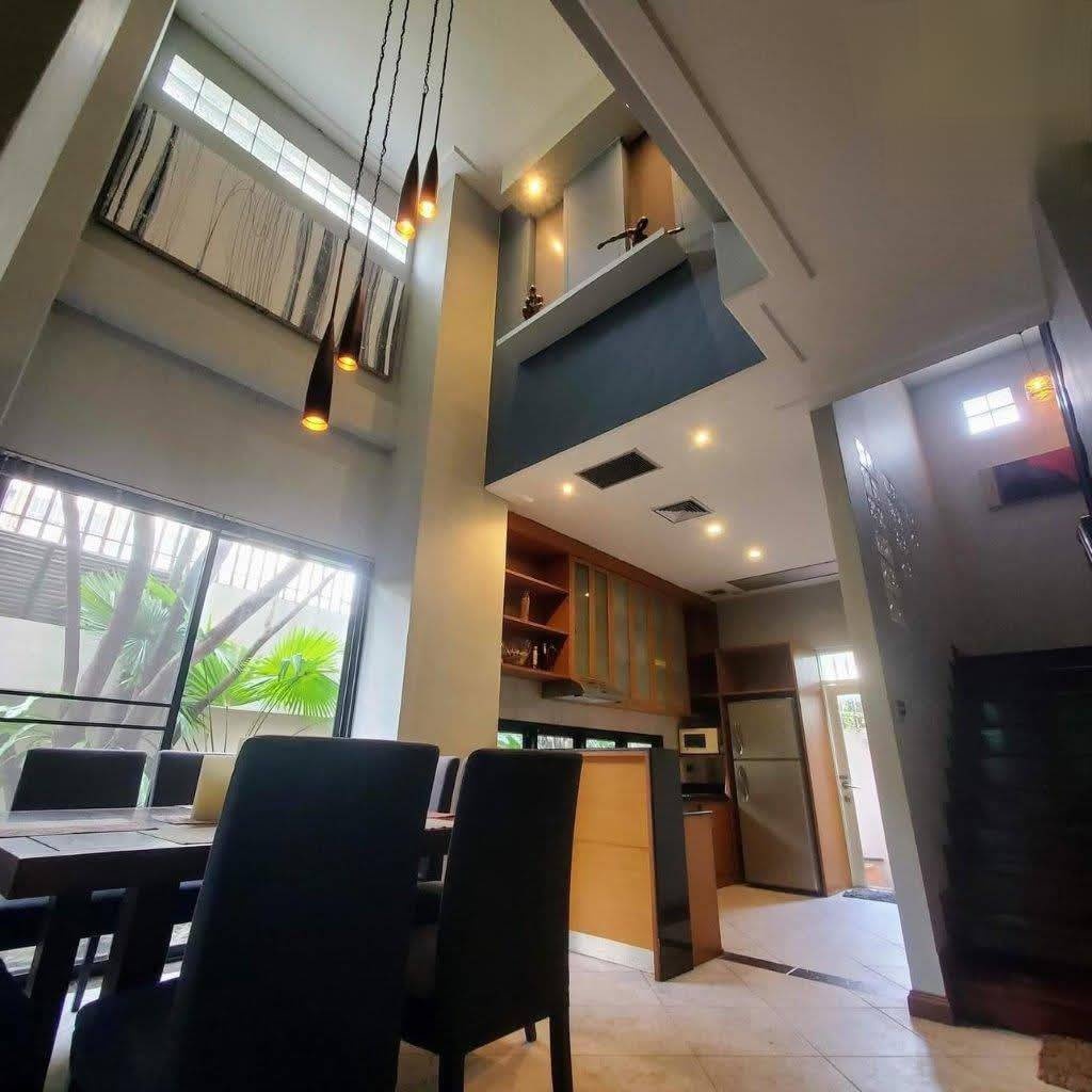 ขายบ้านทาวโฮมสุขุมวิท พร้อมพงษ์ บ้านวิลล่าสุขุมวิท 49 Townhouse Sukhumvit 39 ที่ดิน45 ตร.ว หลังมุม 300ตร.ม บ้านสวยพร้อมอยู่ ใกล้ BTS 0879074045