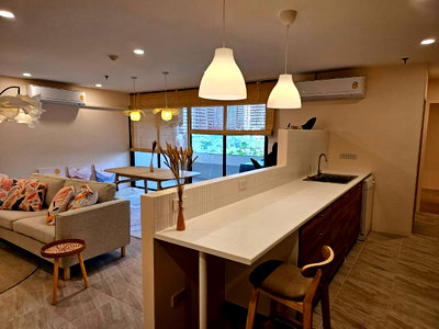Condos for rent : LTH12180 – Prestige Tower FOR RENT Size 170 sqm. 3 beds 3 baths Near BTS Asok Station ONLY 50K/Month