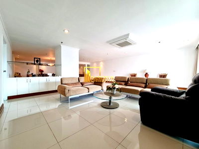 Condos for rent : Kallista Mansion - Wonderful 3 Bedroom Property in Sukhumvit 11 - BR3264CD