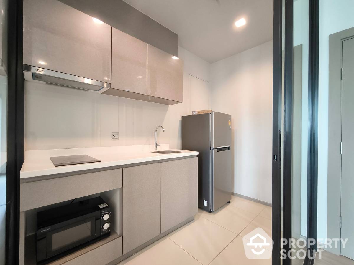 picture 2-BR Condo at Life Asoke - Rama 9 near MRT Phra Ram 9 (ID 2073943) - 7/11
