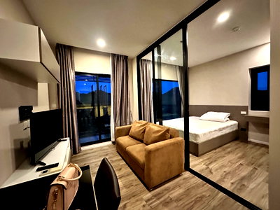คอนโดให้เช่า : ไนท์บริด ศรีราชา ห้องมุมสวย วิวภูเขา สนใจแอดไลน์แอด @aiw-condo