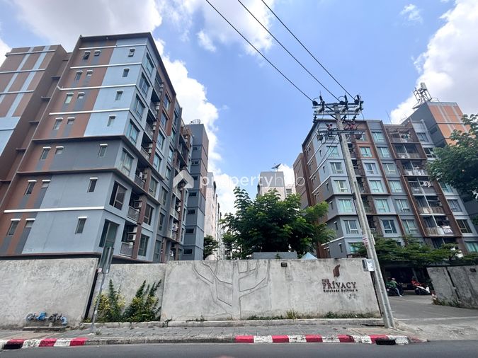 The Privacy Ratchada - Sutthisan