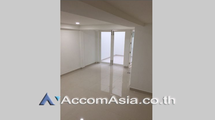 picture 🔼🔽 AccomA 📩 Home Office 3 BR Townhouse in Thung Wat Don (AA21911) - 5/9