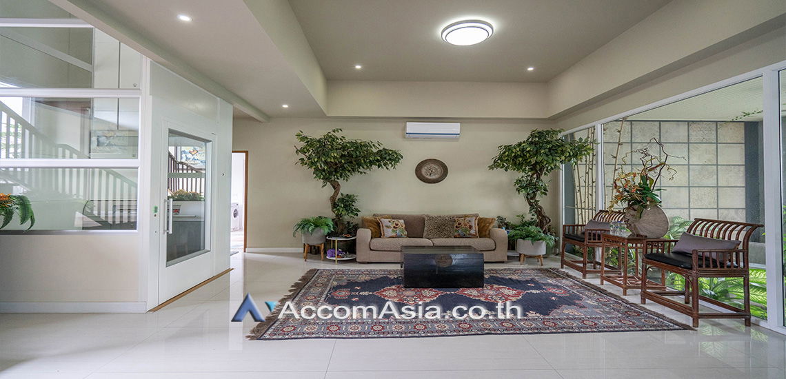 picture 🔼🔽 AccomA 📩 Pet friendly,Private Swimming Pool,Huge Terrace 5 BR House in Phra Khanong Nuea (AA19942) - 7/20