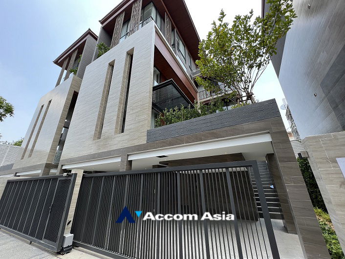 picture 🔼🔽 AccomA 📩 Luxury Modern Pool Villa with Full Glass and Natural Finish (AA34992) - 1/20