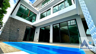 เช่าบ้านเดี่ยว สุขุมวิท ชั้นนอก : 🔼🔽 AccomA 📩 Private Swimming Pool 4 BR House in Khlong Ton Nuea (AA35924)