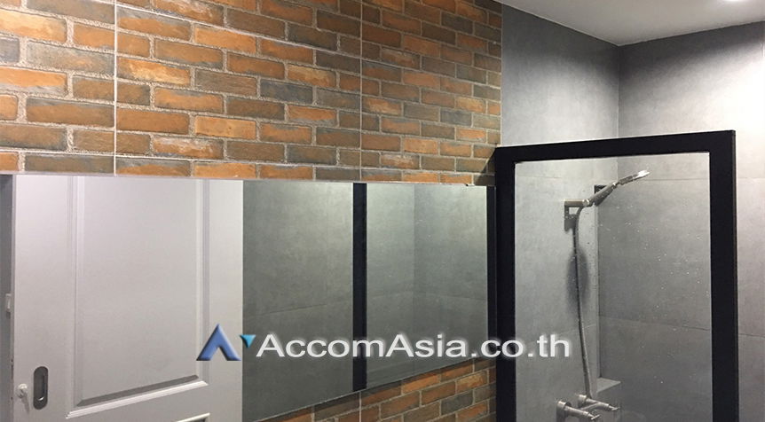 รูป 🔼🔽 AccomA 📩 Pet friendly 3 BR Townhouse in Khlong Ton Nuea (AA27774) - รูปที่ 13/16
