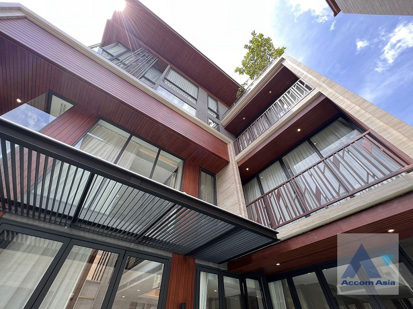 picture 🔼🔽 AccomA 📩 Luxury Modern Pool Villa with Full Glass and Natural Finish (AA34992) - 3/20