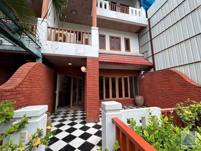 🔼🔽 AccomA 📩 Fully furnished Townhouse for rent in resort style compound at Villa 49 (118721)