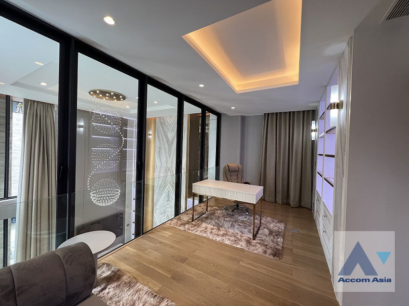 picture 🔼🔽 AccomA 📩 Luxury Modern Pool Villa with Full Glass and Natural Finish (AA34992) - 12/20