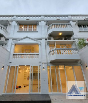 🔼🔽 AccomA 📩 Pet friendly 4 BR Townhouse @House in garden compound with pool (AA31712)