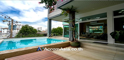 เช่าบ้านเดี่ยว สุขุมวิท ชั้นนอก : 🔼🔽 AccomA 📩 Pet friendly,Private Swimming Pool,Huge Terrace 5 BR House in Phra Khanong Nuea (AA19942)