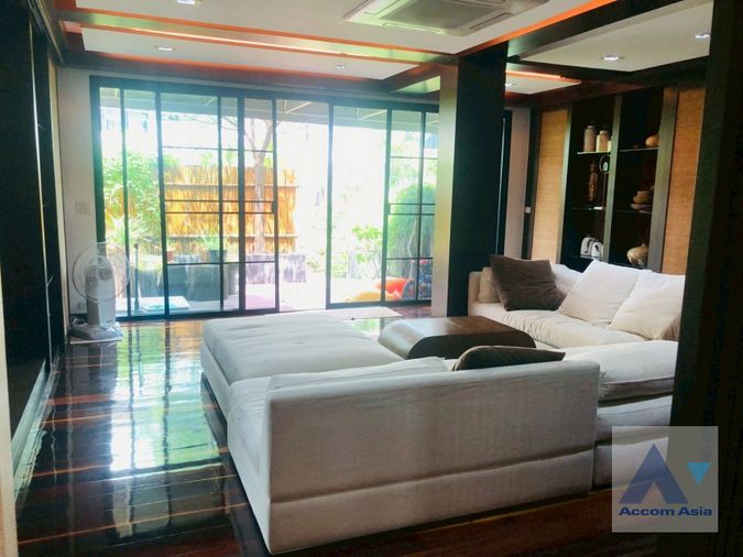 🔼🔽 AccomA 📩  5 BR Townhouse @Modern style (AA43471)