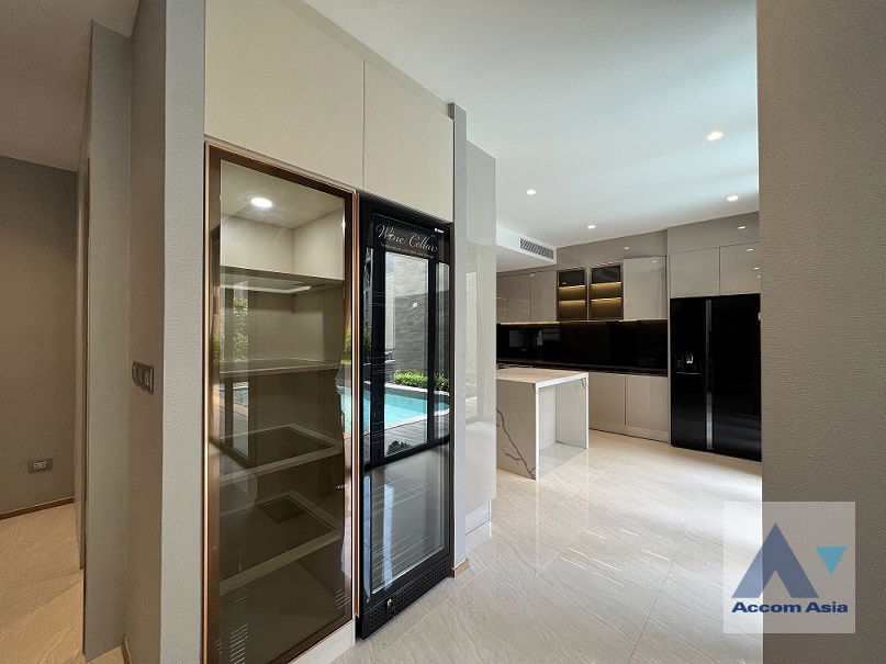 picture 🔼🔽 AccomA 📩 Luxury Modern Pool Villa with Full Glass and Natural Finish (AA34992) - 9/20