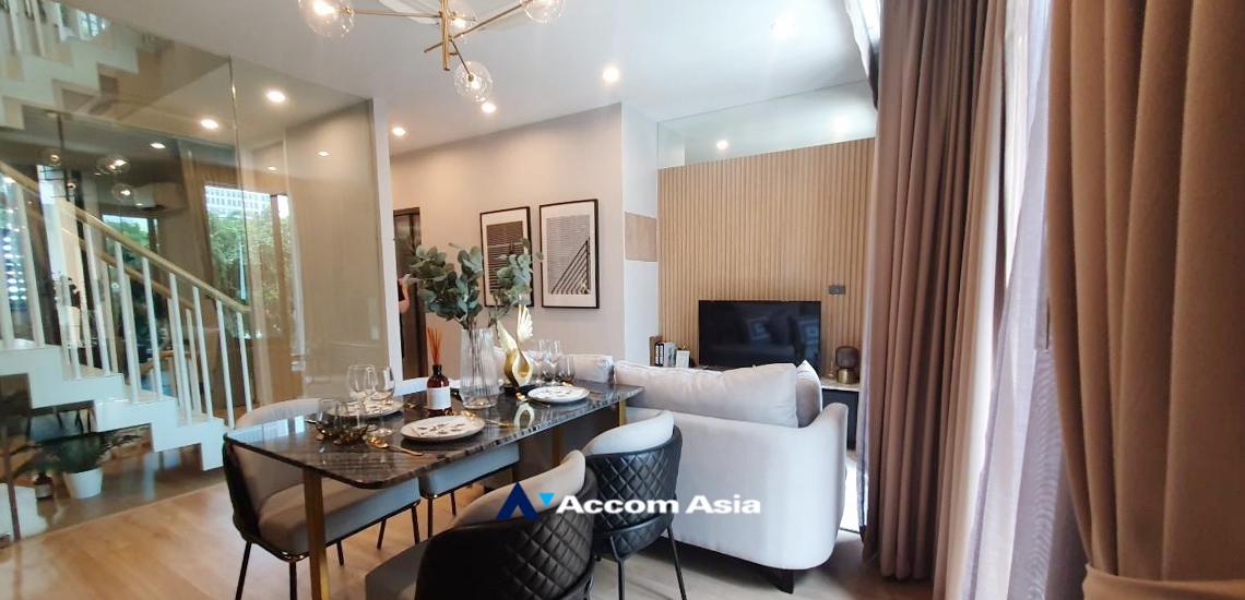picture 🔼🔽 AccomA 📩 Pet friendly 4 BR Townhouse @Luxury Style in Prime Location (AA32360) - 4/15