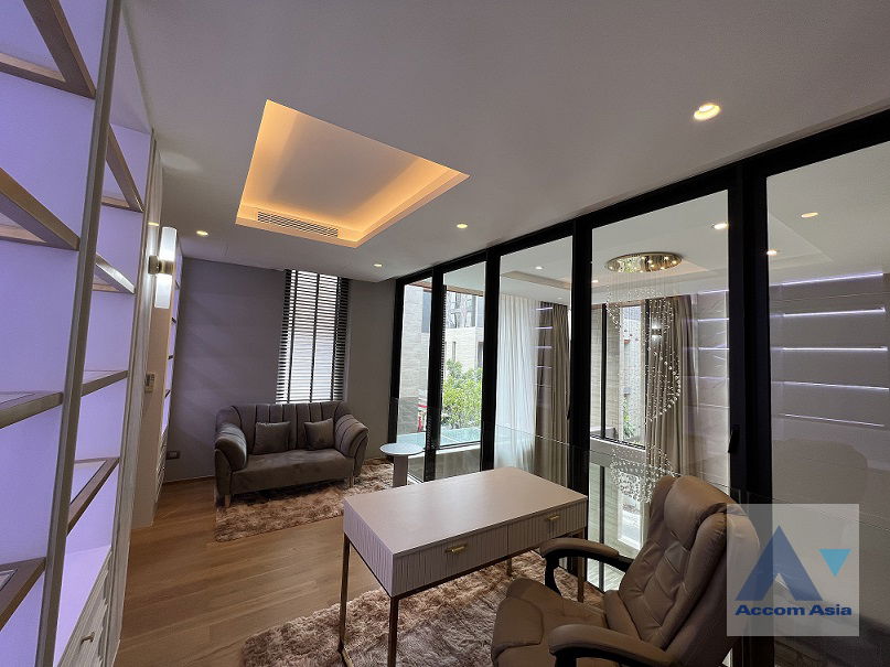 picture 🔼🔽 AccomA 📩 Luxury Modern Pool Villa with Full Glass and Natural Finish (AA34992) - 13/20