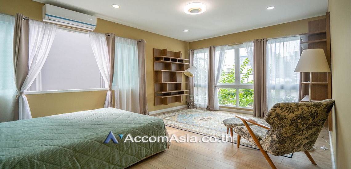 picture 🔼🔽 AccomA 📩 Pet friendly,Private Swimming Pool,Huge Terrace 5 BR House in Phra Khanong Nuea (AA19942) - 16/20