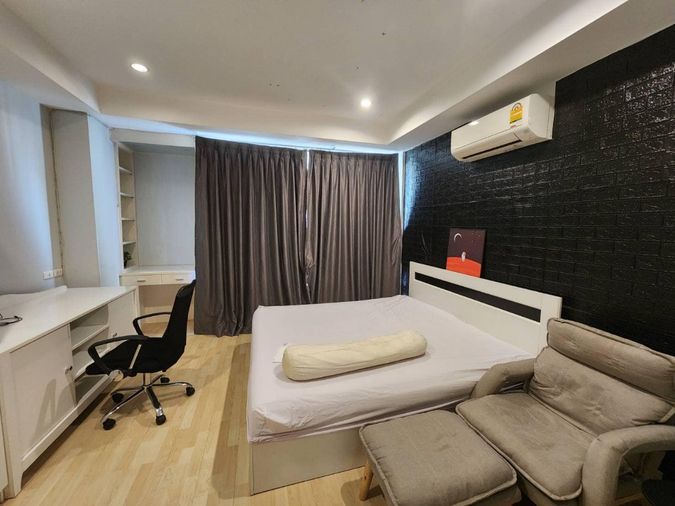 3-bed townhouse for rent, 176 sqm, 17 sq wah, Thanapat Haus Sathorn - Narathiwas