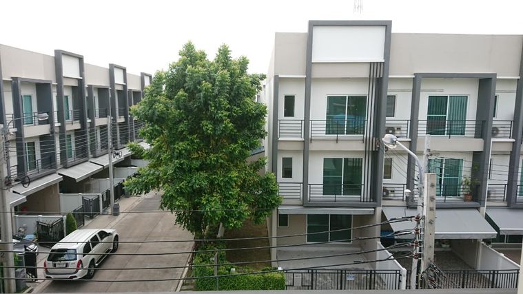 ให้เช่าทาวน์โฮม 3 ห้องนอน 177 ตร.ม. 20 ตร.ว. บ้านกลางเมือง สุขุมวิท 77